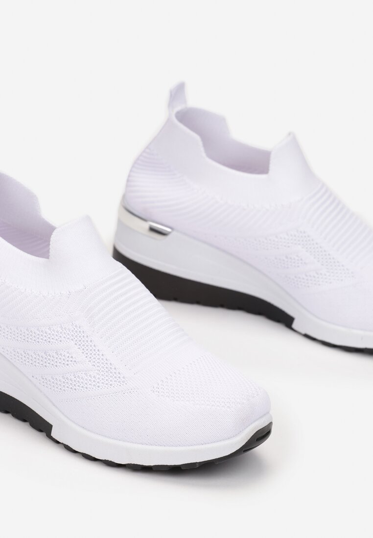 Białe Wsuwane Sneakersy na Koturnie z Metaliczną Wstawką Krisette