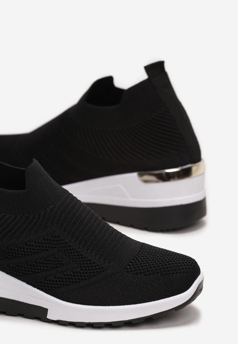 Czarne Wsuwane Sneakersy na Koturnie z Metaliczną Wstawką Krisette