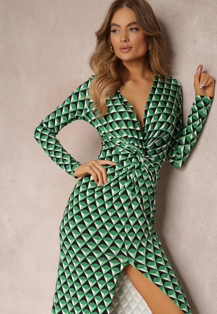 Zielona Sukienka Dopasowana z Kopertowym Dekoltem i Geometrycznym Wzorem Nohea