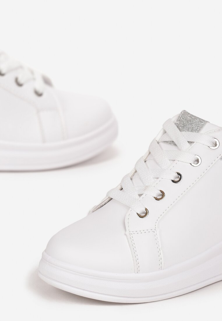 Biało-Srebrne Sneakersy na Koturnie z Wstawkami z Brokatem Matisi