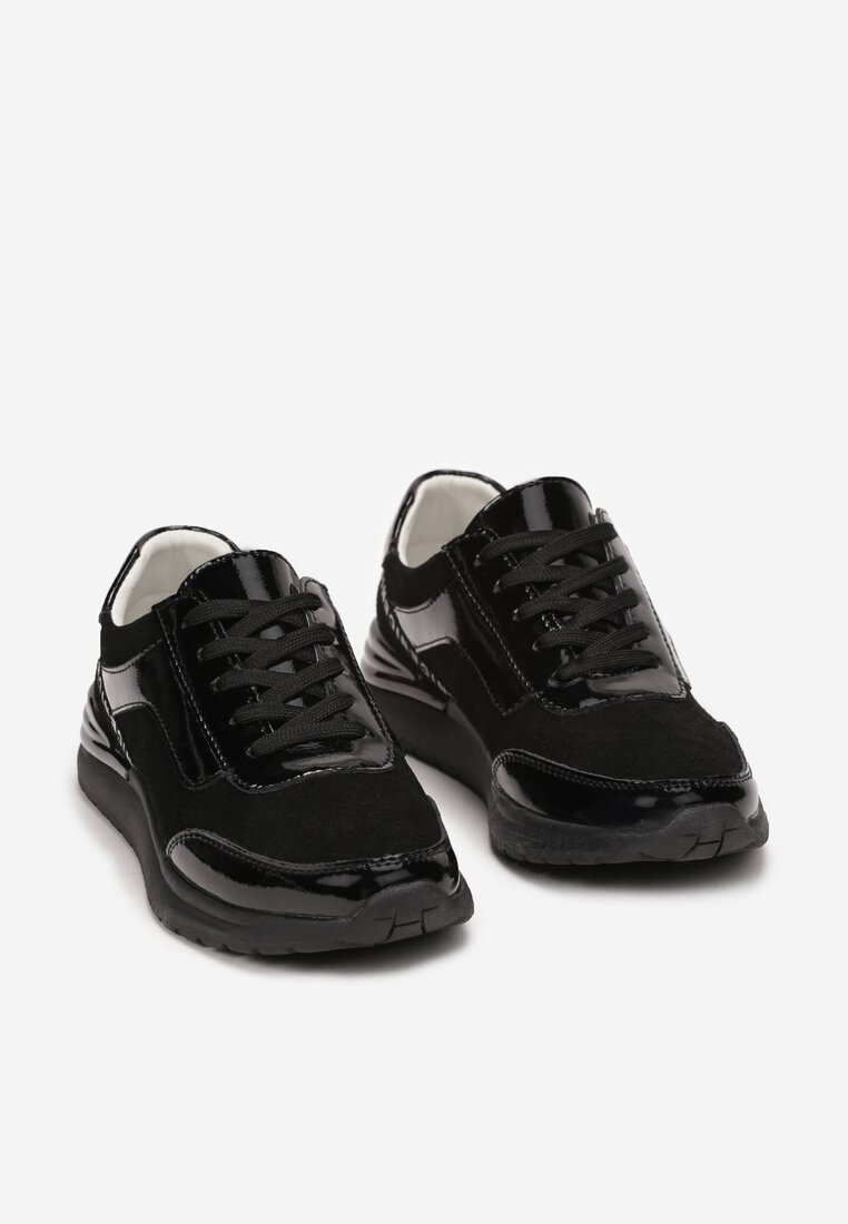 Czarne Sneakersy Sznurowane ze Skóry Naturalnej i Perforacją Gelania