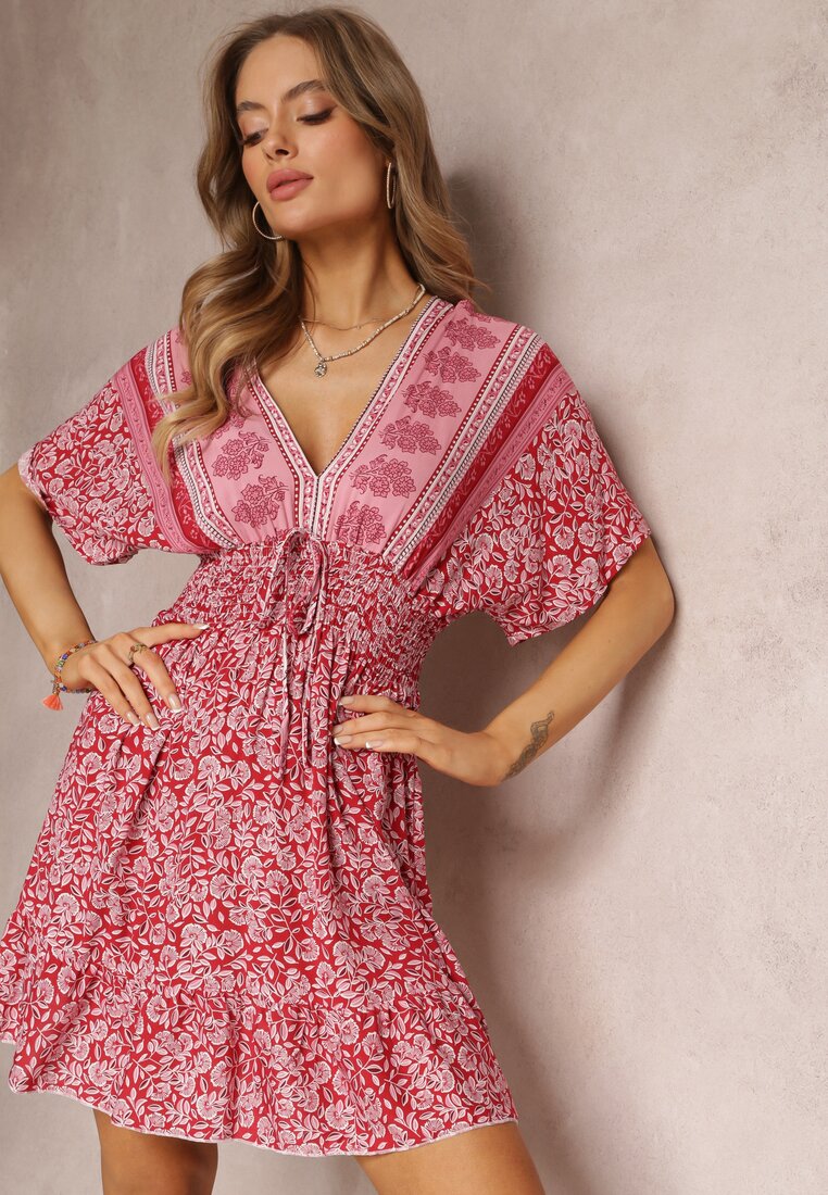 Różowo-Czerwona Sukienka Mini z Wiskozy w Kwiatki z Gumkami w Talii i Szerokim Rękawem Themmo