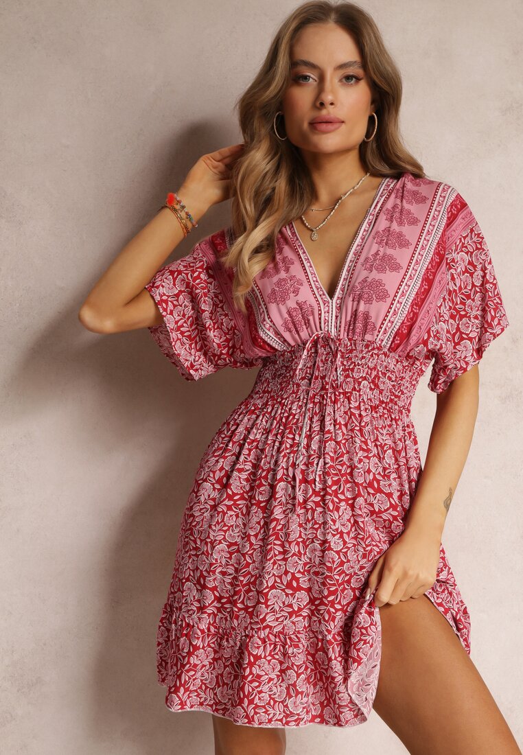 Różowo-Czerwona Sukienka Mini z Wiskozy w Kwiatki z Gumkami w Talii i Szerokim Rękawem Themmo