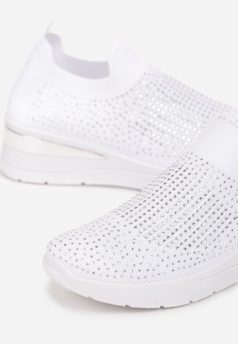 Białe Wsuwane Sneakersy na Niskim Koturnie Zdobione Cyrkoniami Taslah