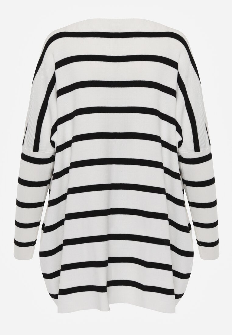 Biały Oversizowy Sweter z Rękawami o Fasonie Nietoperz i Wzorem w Paski Eistauma