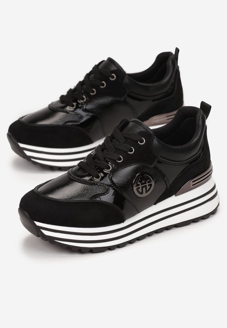 Czarne Sneakersy na Ozdobnej Podeszwie i Wkładką ze Skóry Naturalnej Agiri