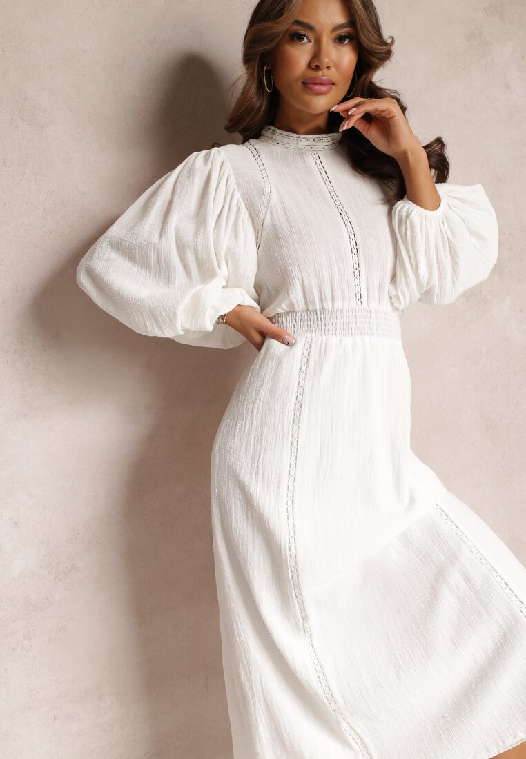 Biała Bawełniana Sukienka Maxi z Gumkami w Pasie i Koronkowymi Tasiemkami Tonade