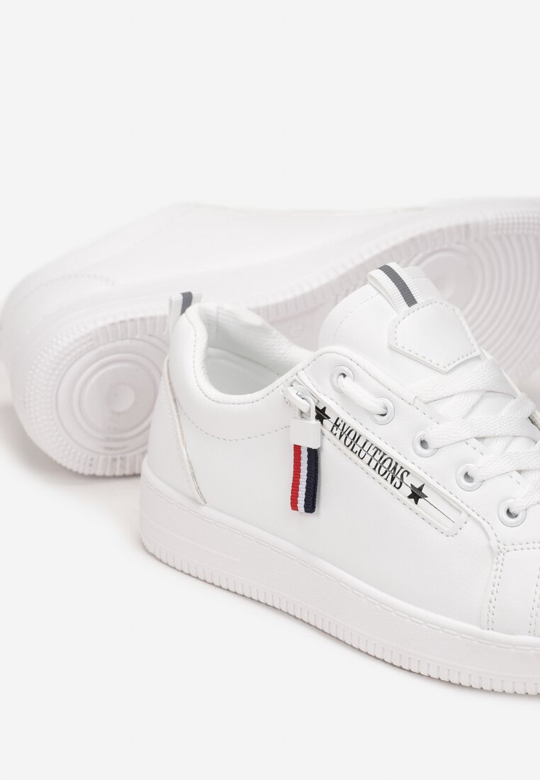 Białe Wiązane Sneakersy przed Kostkę z Ozdobnym Suwakiem i Naszywką Hypatha