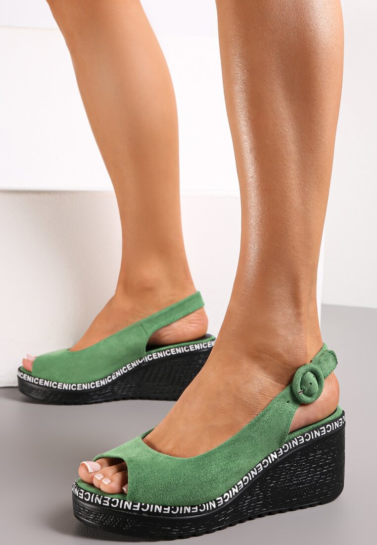 Zielone Sandały na Koturnie z Ozdobną Tasiemką Aditria