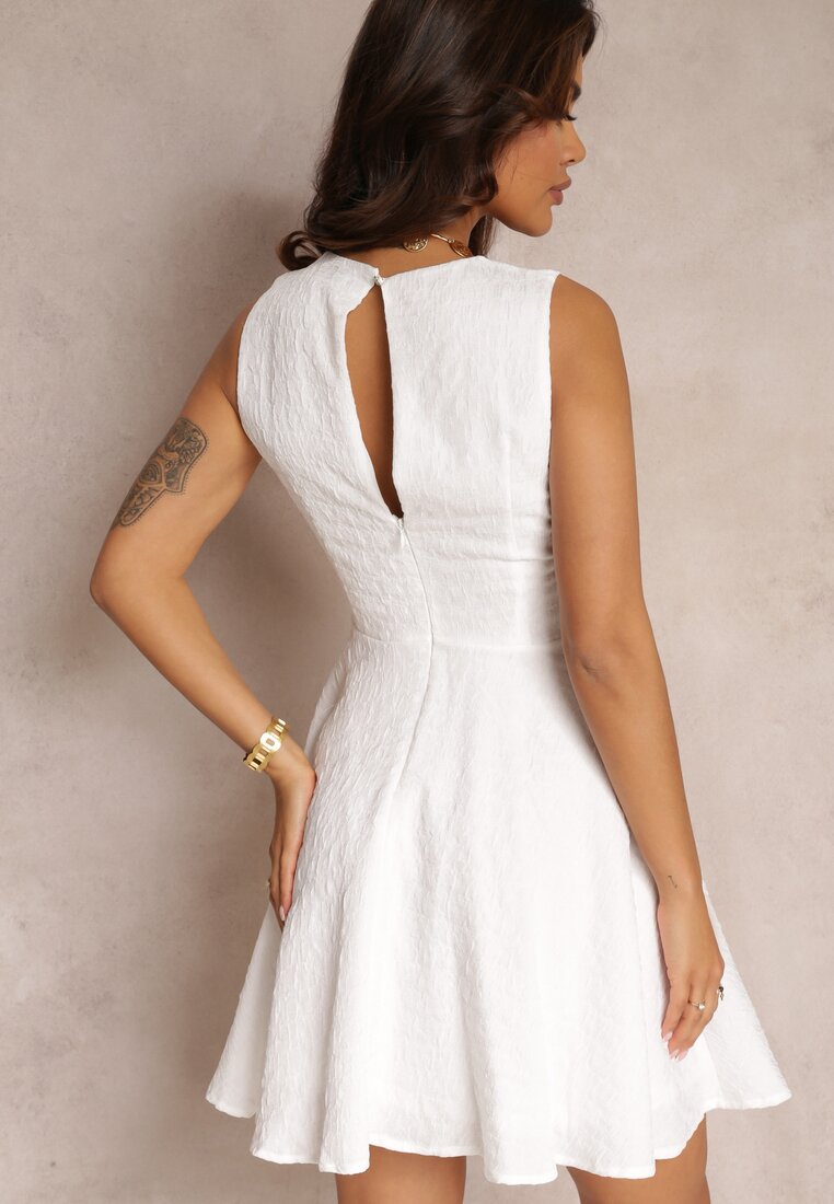 Biała Sukienka z Wycięciami w Pasie Bez Rękawów Caside
