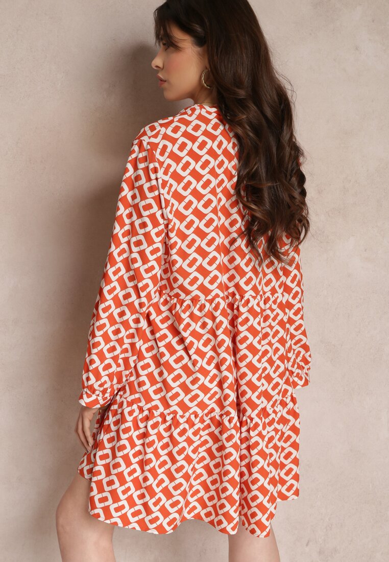 Pomarańczowa Rozkloszowana Sukienka z Głębokim Dekoltem i Geometrycznym Wzorem Charene
