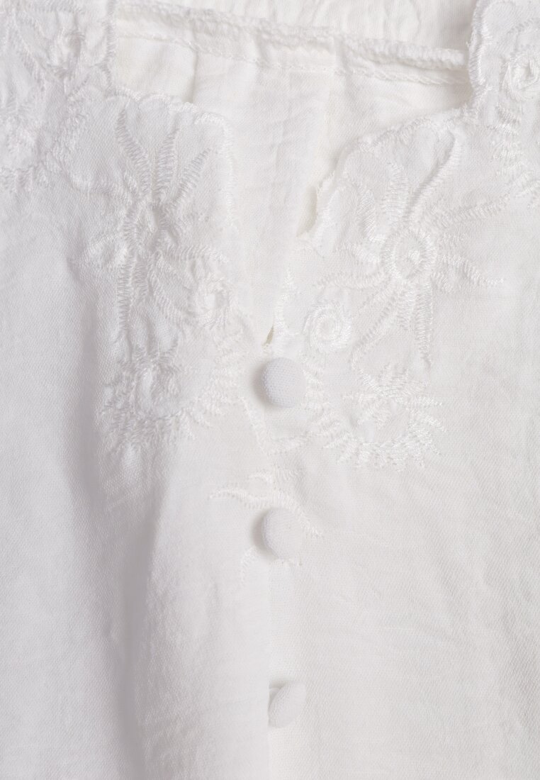 Bluză albă cu decolteu brodat și mâneci scurte Junelia