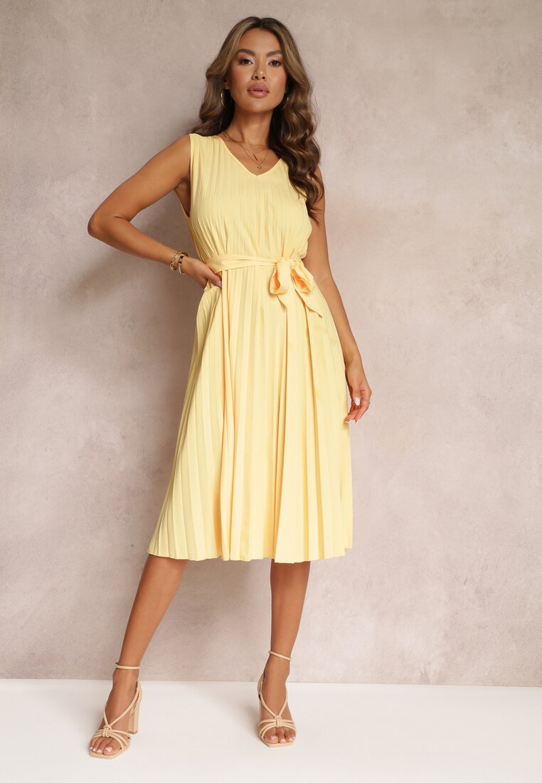 Żółta Sukienka Midi z Plisowanej Tkaniny z Materiałowym Paskiem Eudoxia