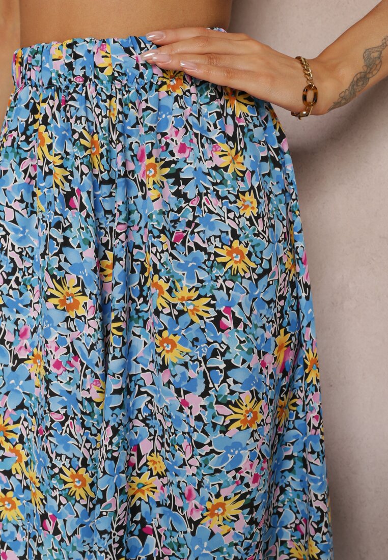 Niebieska Wiskozowa Spódnica Maxi w Kwiaty z Gumką w Talii i Falbanką Chatisi