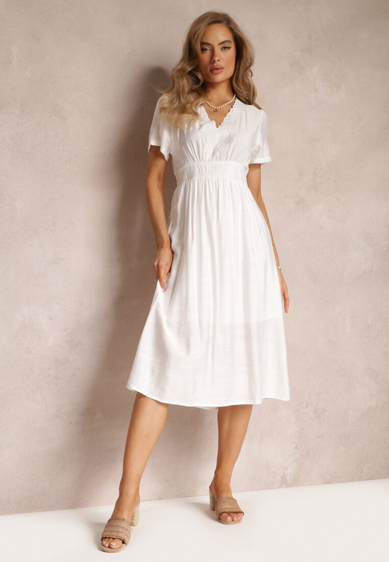 Biała Haftowana Sukienka Midi z Gumkami w Talii i Krótkimi Rękawami Makala