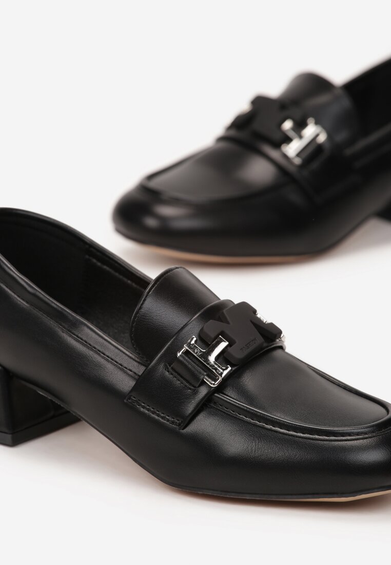 Mocasini Negri cu Toc Scurt Brant din Piele și Ornament Metalic Hypephone