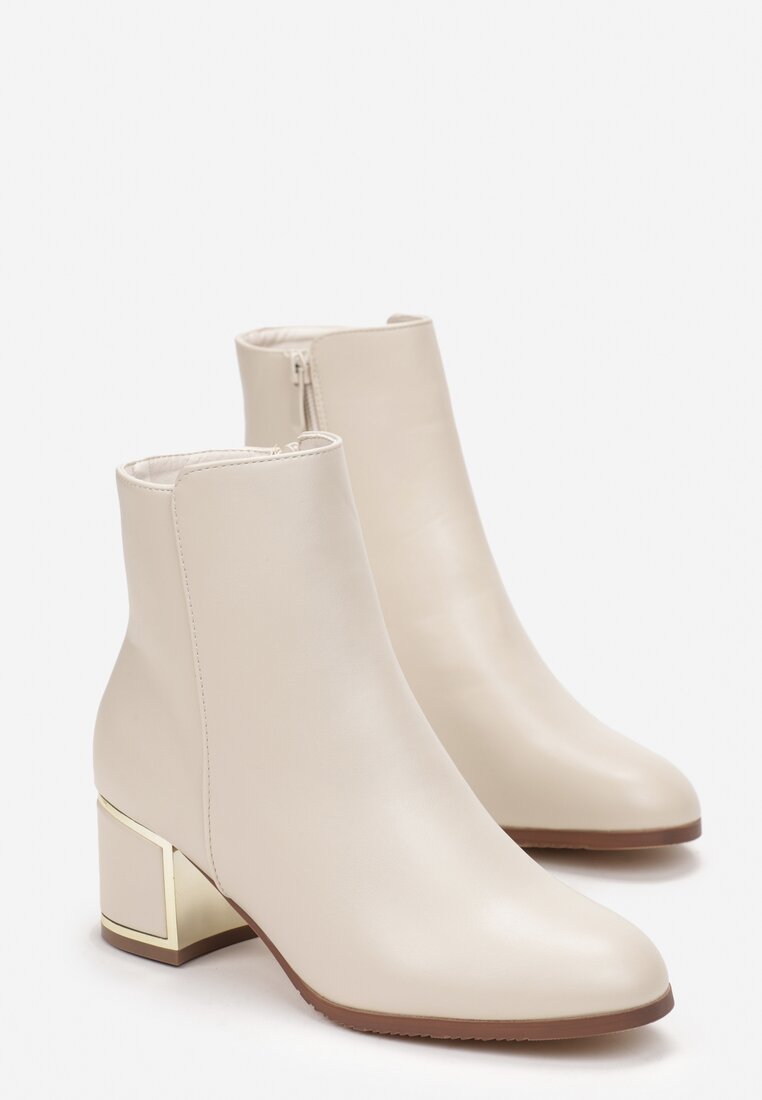 Botine bej cu toc pătrat și inserție metalică Motyna
