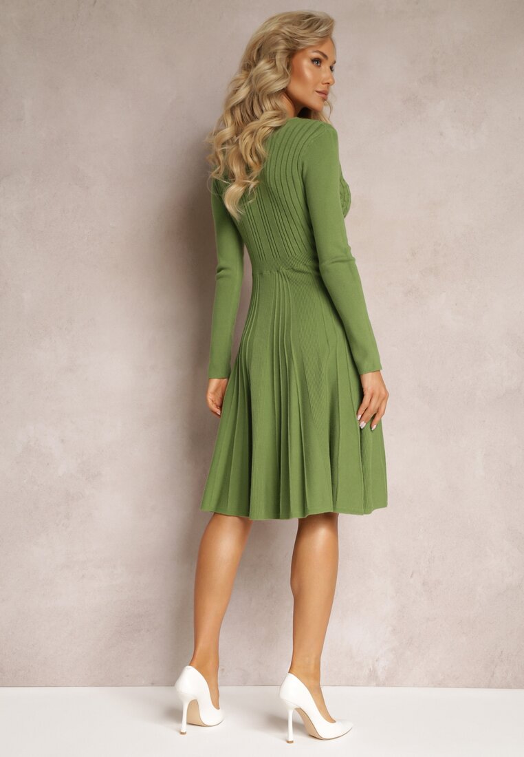 Zielona Rozkloszowana Sukienka Sweterkowa z Wiązanym Paskiem Evass