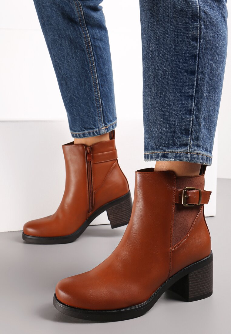 Botine maro cu toc și cataramă decorativă Otilie