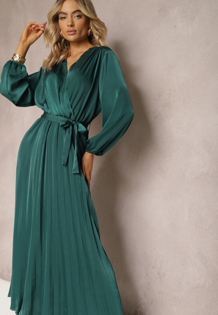 Zielona Maxi Sukienka z Plisowanym Dołem i Kopertowym Dekoltem Basila