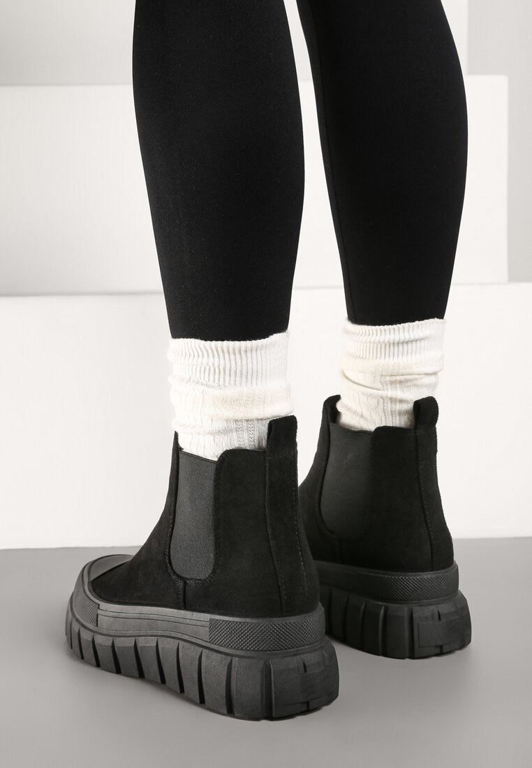 Botine negre Divita cu toc stiletto si platforma la nivelul gleznei