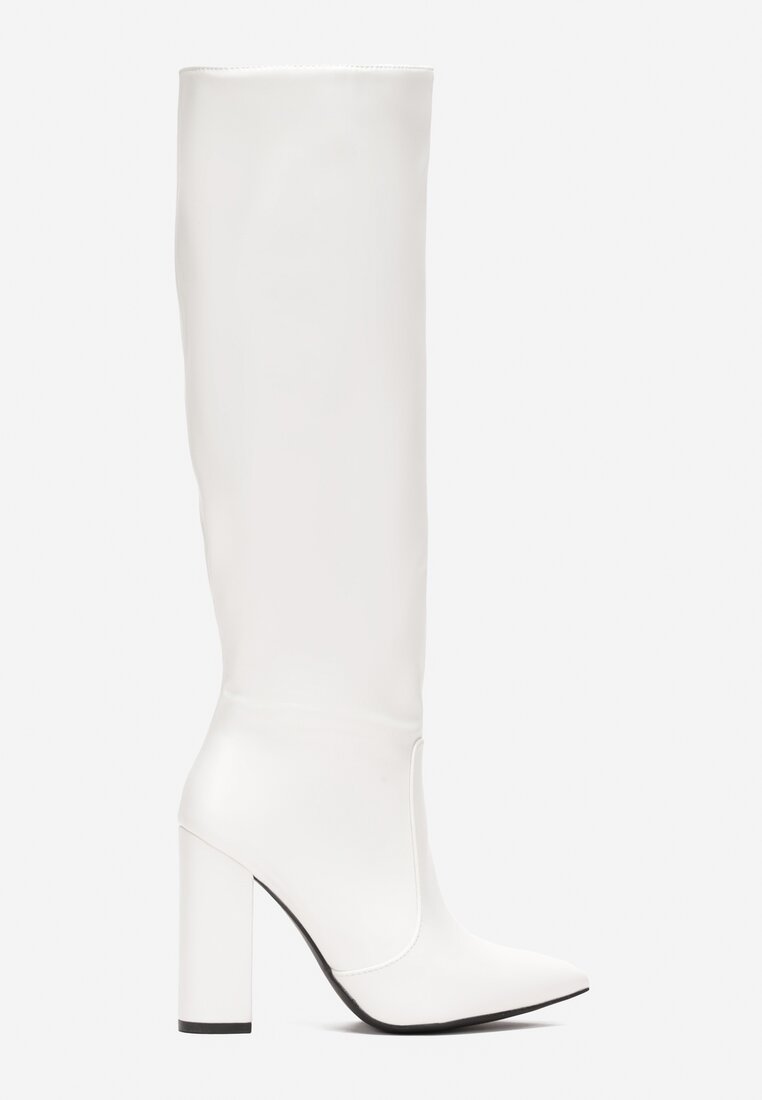 Białe Kozaki przed Kolano na Słupku Vafince