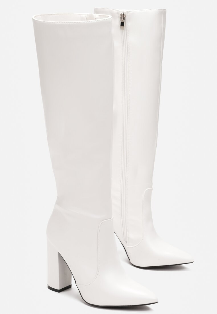 Białe Kozaki przed Kolano na Słupku Vafince