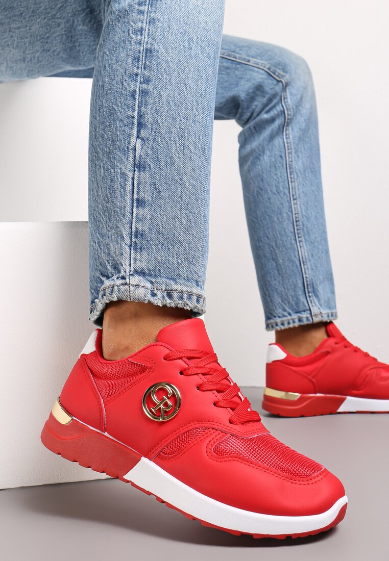 Czerwone Sneakersy Ozdobione Metalicznymi Wstawkami Dabriele