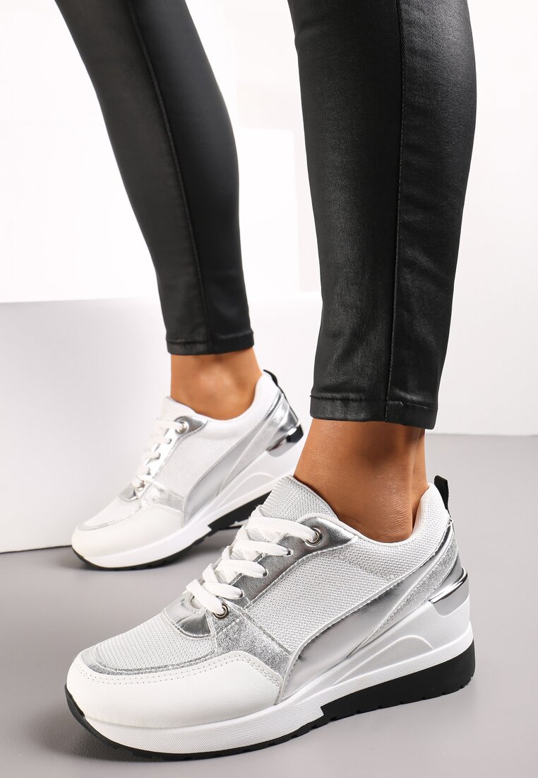 Białe Sneakersy na Koturnie z Metaliczną Wstawką Elisabene