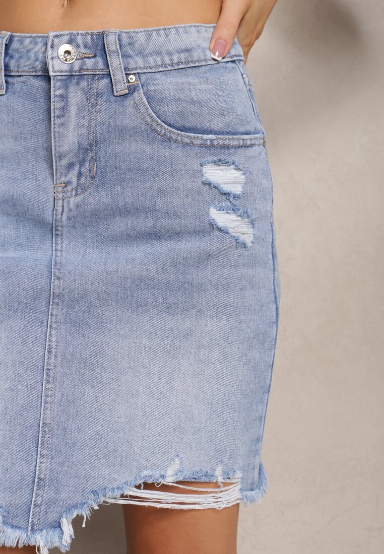 Niebieska Spódnica Jeansowa Ozdobiona Przetarciami i Dziurami Belmave