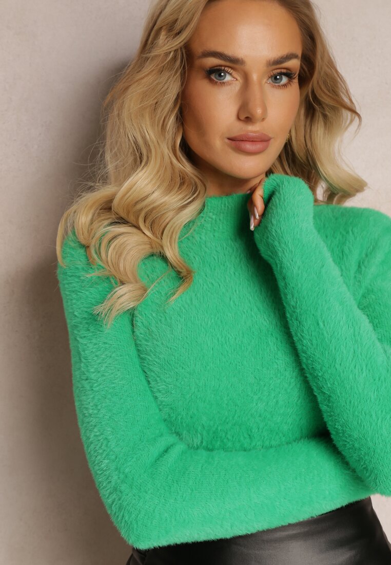 Zielony Sweter z Półgolfem z Puchatej Dzianiny Lictorene