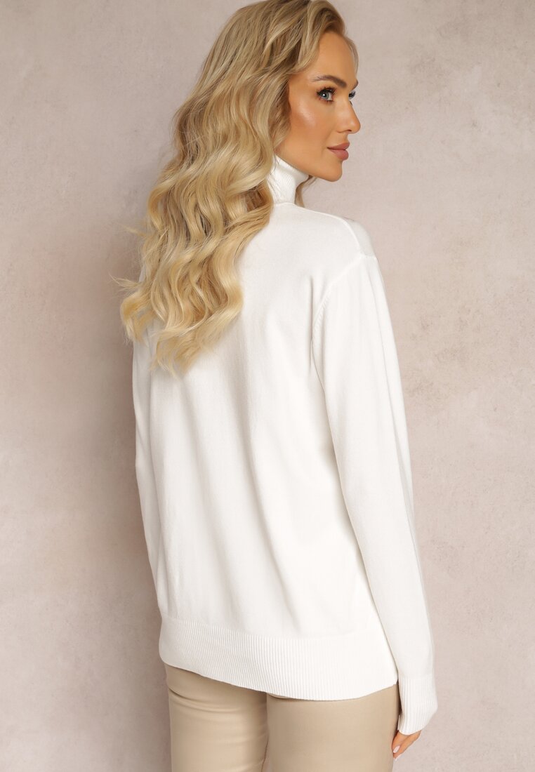 Biały Sweter Golf o Dopasowanym Fasonie z Wiskozą Nalexa