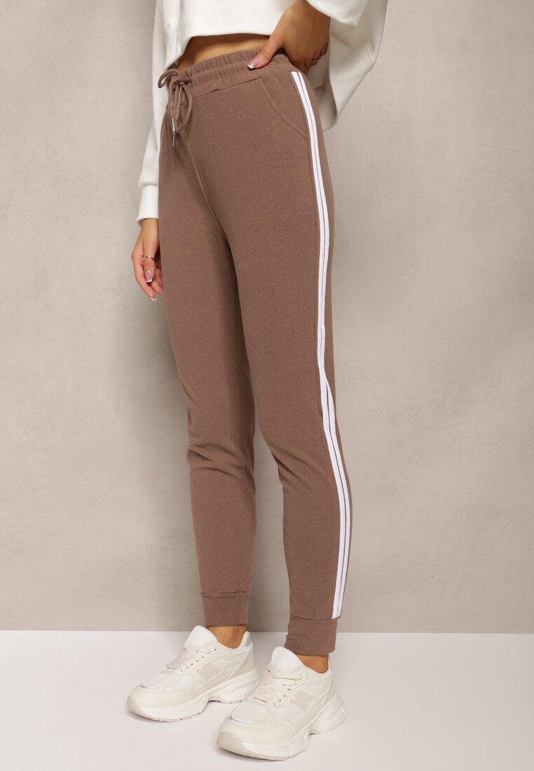 Pantaloni sport Heminita maro cu dungi laterale și elastic în talie