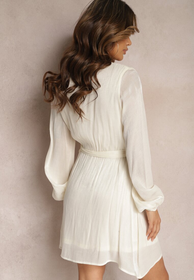 Biała Rozkloszowana Sukienka z Kopertowym Dekoltem i Gumką w Pasie Alulitta