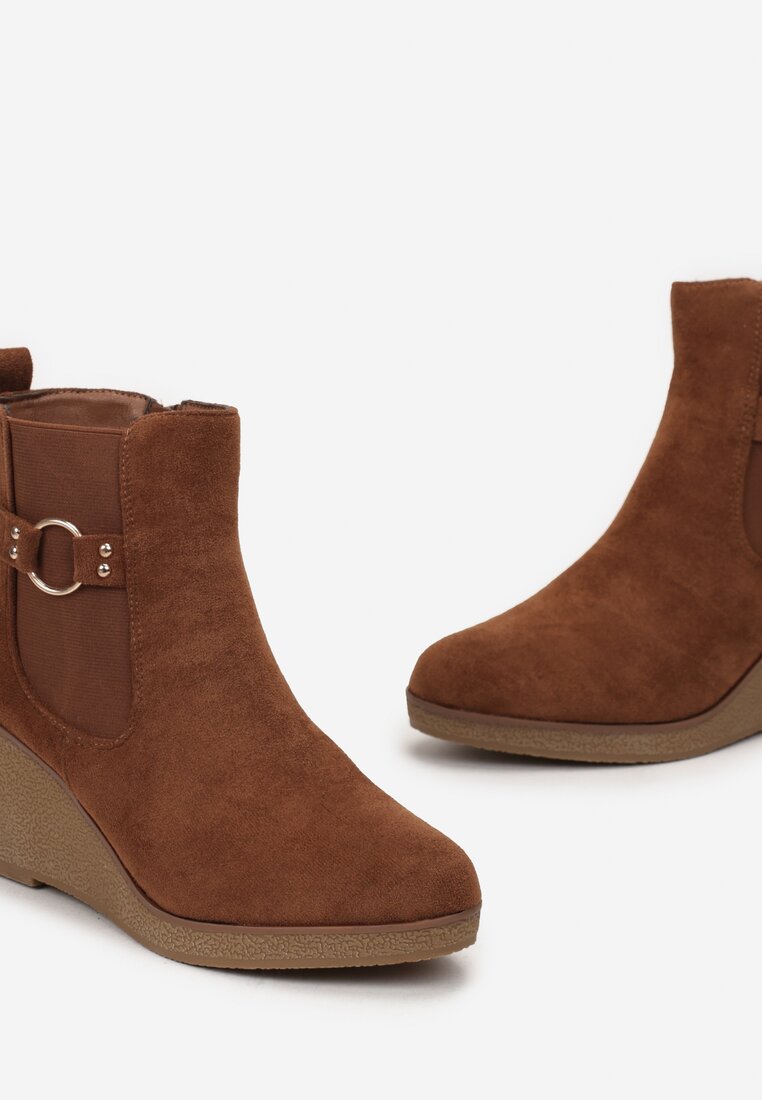 Botine maro cu platformă și curea decorativă Depetrissa
