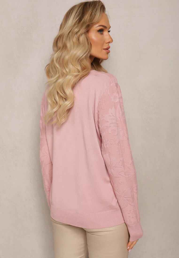 Różowy Sweter w Tłoczony Ornamentalny Wzór Neston