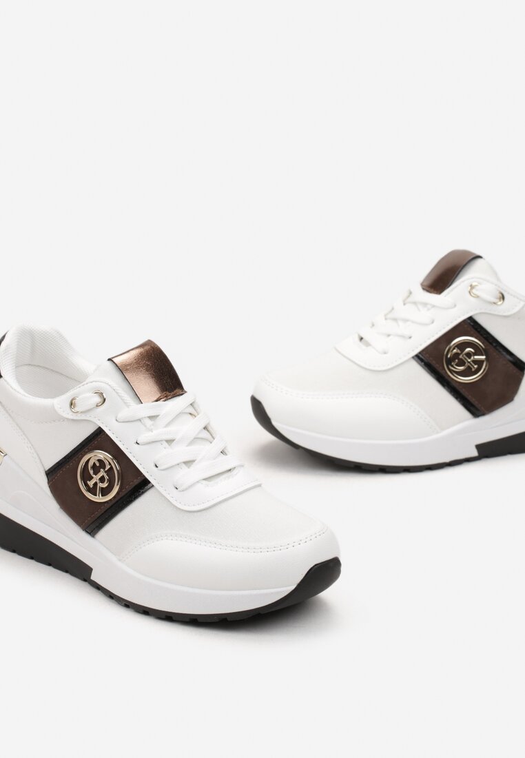 Białe Brokatowe Sneakersy na Koturnie z Metalicznym Zdobieniem Laaksona