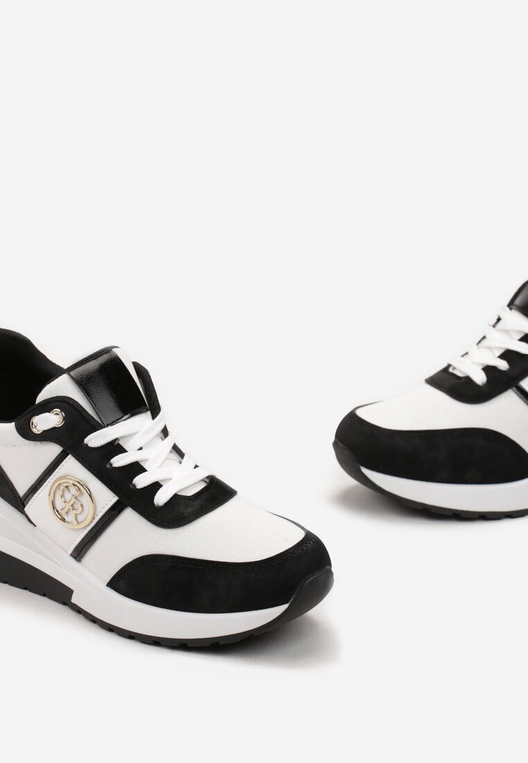 Czarne Brokatowe Sneakersy na Koturnie z Metalicznym Zdobieniem Laaksona