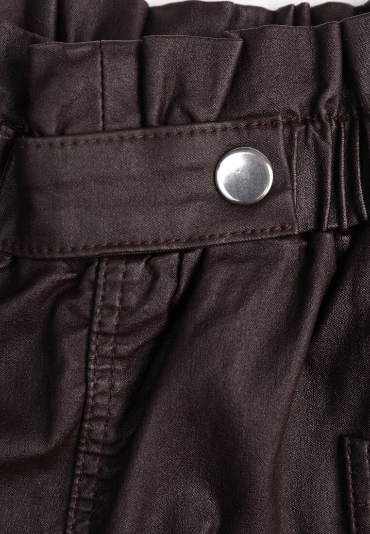 Ciemnobrązowa Dopasowana Spódnica Mini z Imitacji Skóry z Gumką w Talii i Kieszeniami Anishree
