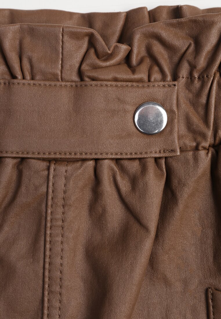 Brązowa Dopasowana Spódnica Mini z Imitacji Skóry z Gumką w Talii i Kieszeniami Anishree