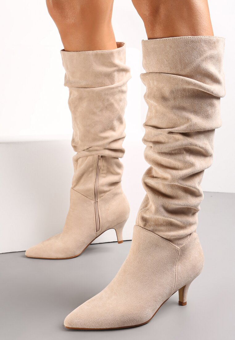 Beżowe Kozaki z Marszczoną Cholewką na Niskiej Szpilce Bisrates