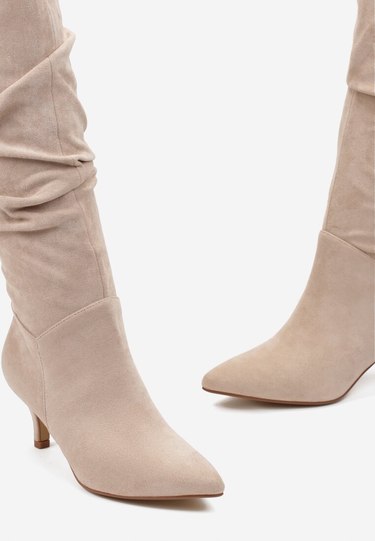 Beżowe Kozaki z Marszczoną Cholewką na Niskiej Szpilce Bisrates