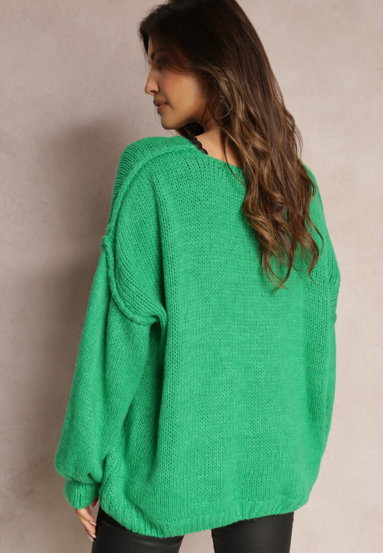 Zielony Sweter z Trójkątnym Dekoltem i Szerokimi Rękawami Sarahena