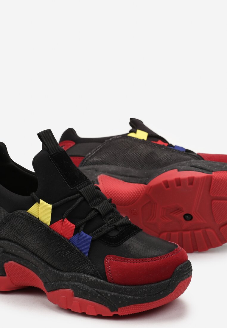 Czarno-Czerwone Sneakersy z Grubą Podeszwą z Kolorowym Sznurowaniem Soloi