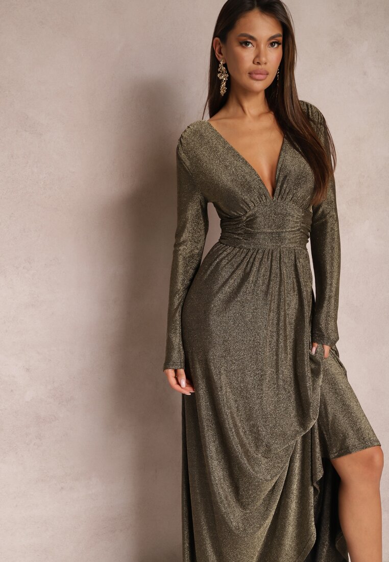 Rochie Maxi Aurie Cloș din Material Strălucitor cu Drapat în Talie Kizzetta