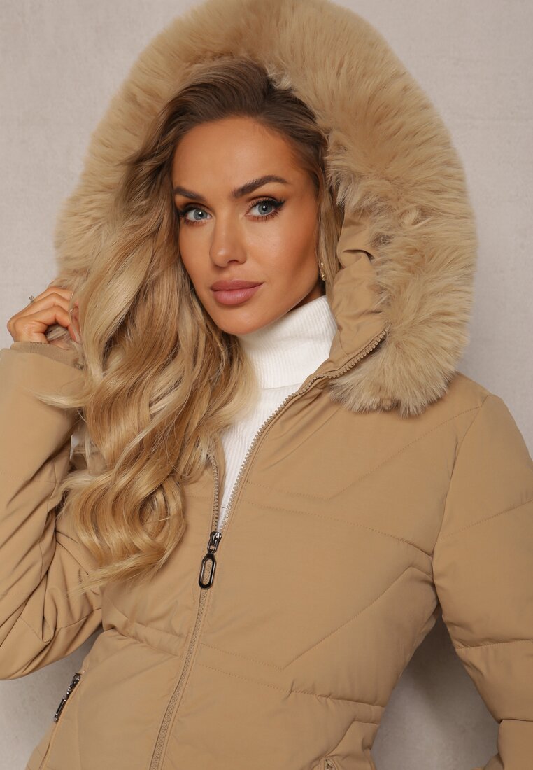 Ciemnobeżowa Pikowana Kurtka z Kapturem i Ozdobnym Futerkiem Zepiola