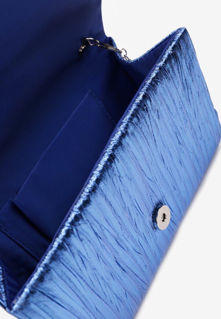 Niebieska Marszczona Torebka Kopertówka z Biżuteryjnym Łańcuszkiem Zarellia
