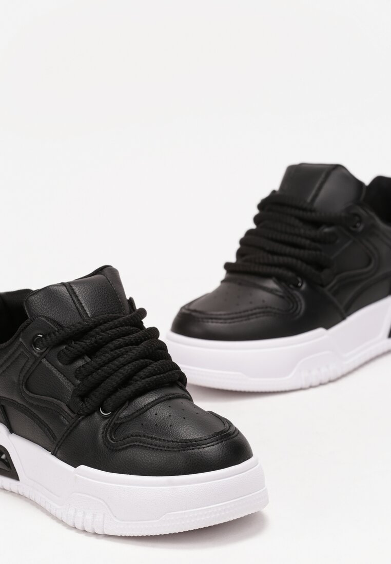 Czarne Sneakersy na Platformie z Imitacji Skóry z Przeszyciami i Sznurowaniem Celende
