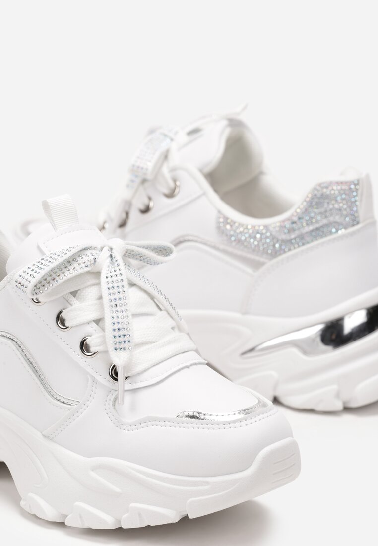 Biało-Srebrne Sznurowane Sneakersy z Ekoskóry z Ozdobnymi Wstawkami i Cyrkoniami Leraia