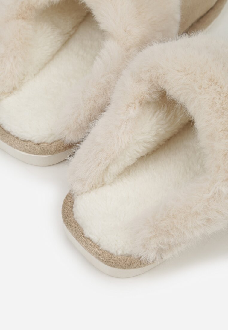 Ciemnobeżowe Wsuwane Kapcie Ozdobione Futerkiem i Przeszyciami Almane